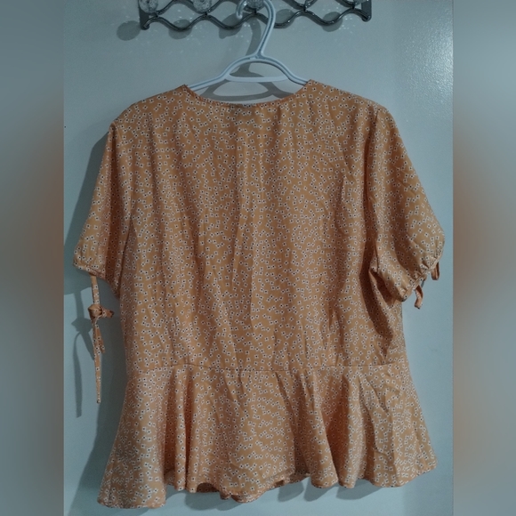 Women tops - Picture 3 of 6